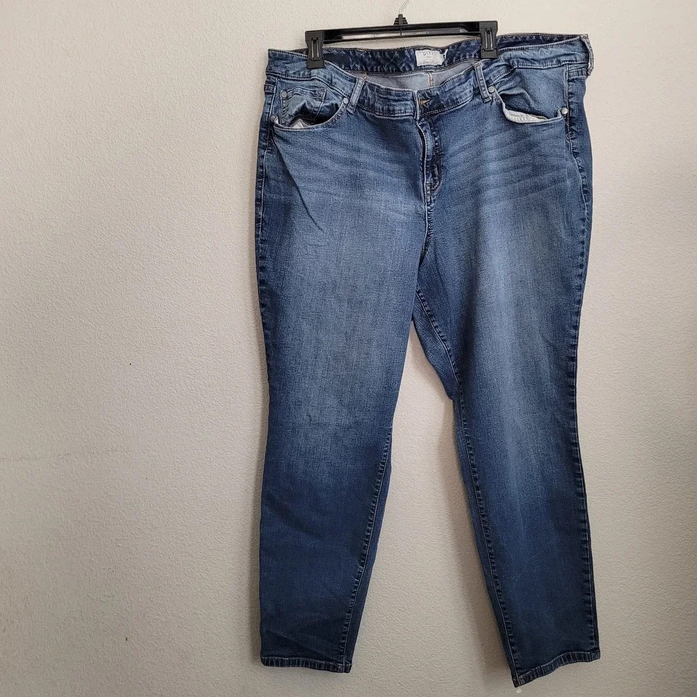 Torrid Women's Straight Jeans Size 26R Blue Denim Cotton 5-Pockets Low-Rise